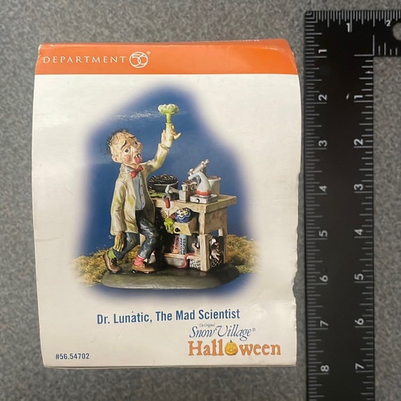 Dr. Lunatic, The Mad Scientist Snow Village Halloween Series 54702 - Picture 8 of 11